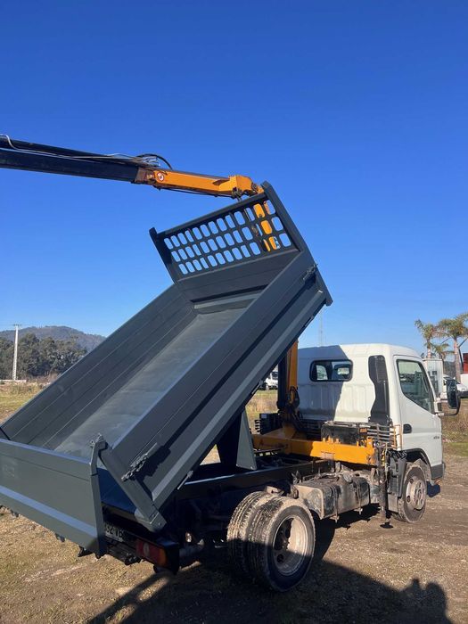 Mitsubishi Canter com grua e báscula