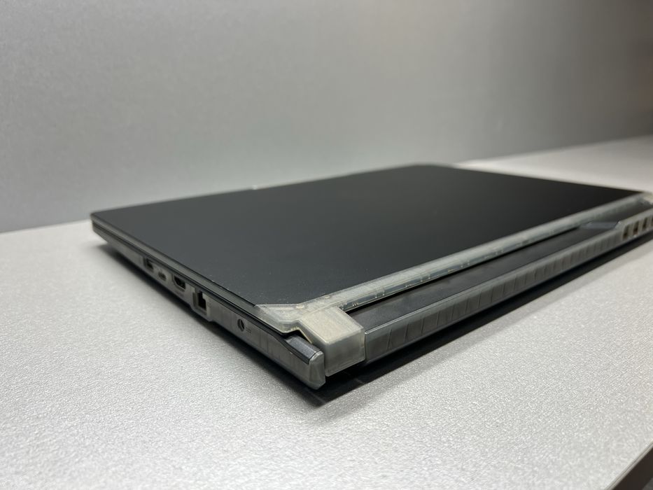 100 MSI Cyborg 15 A13VE-218US i7-13620H/16/512/RTX4050/15,6/144Hz