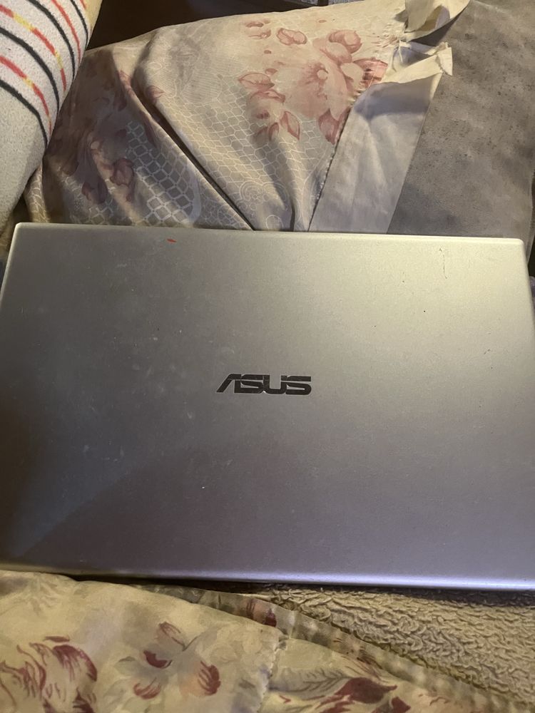 Computador ASUS em muito bom estado!