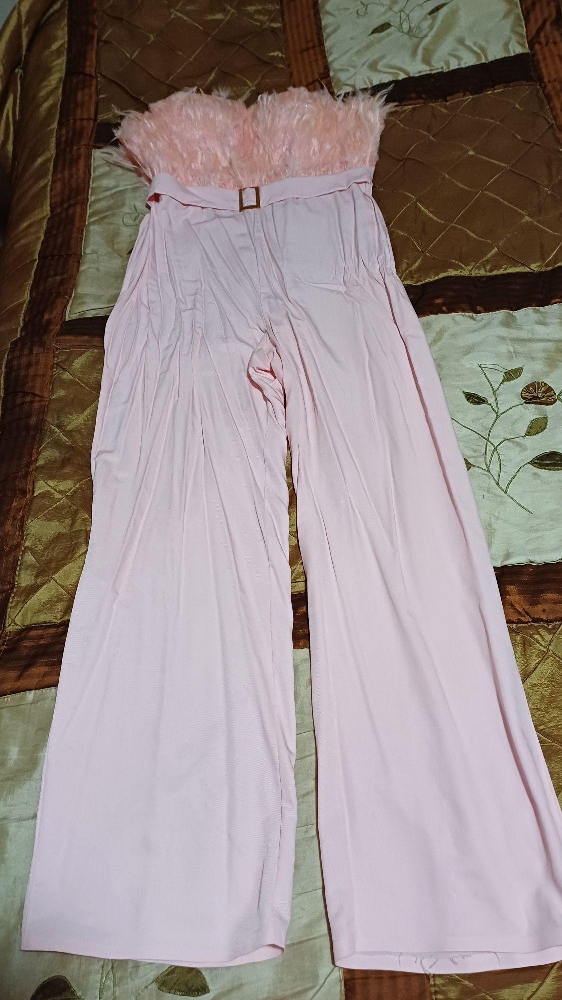Kombinezon elegancki  z piorami