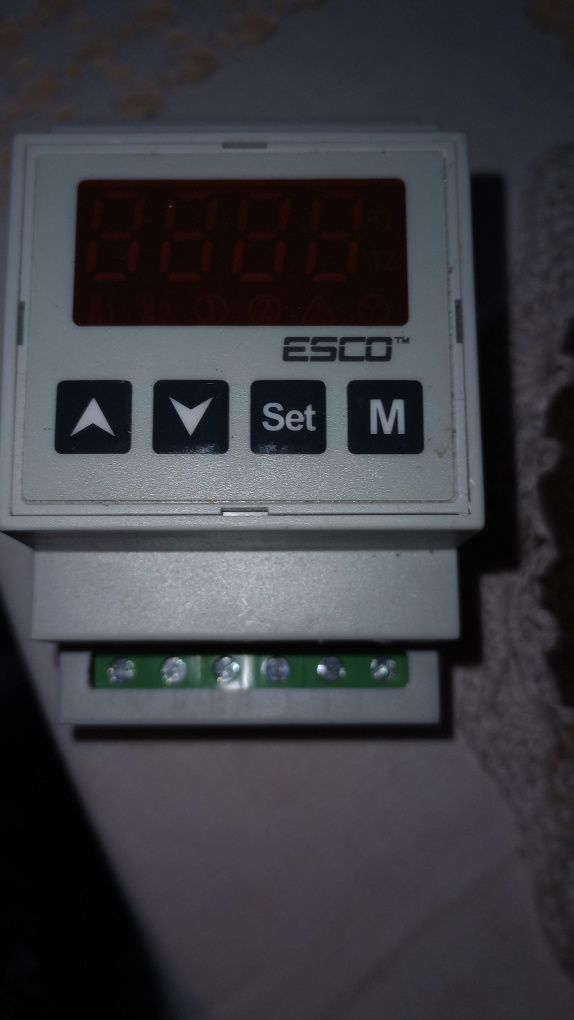Regulator temperatury