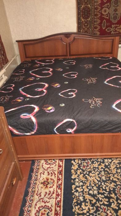 Кровать,комод,тумба