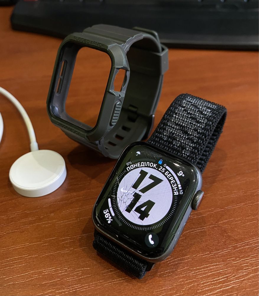 Годинник  apple watch series 4 40 mm space gray оригінал.