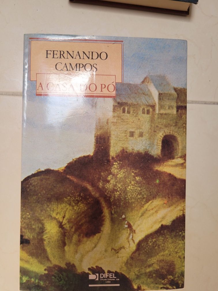 Livros antigos e raros