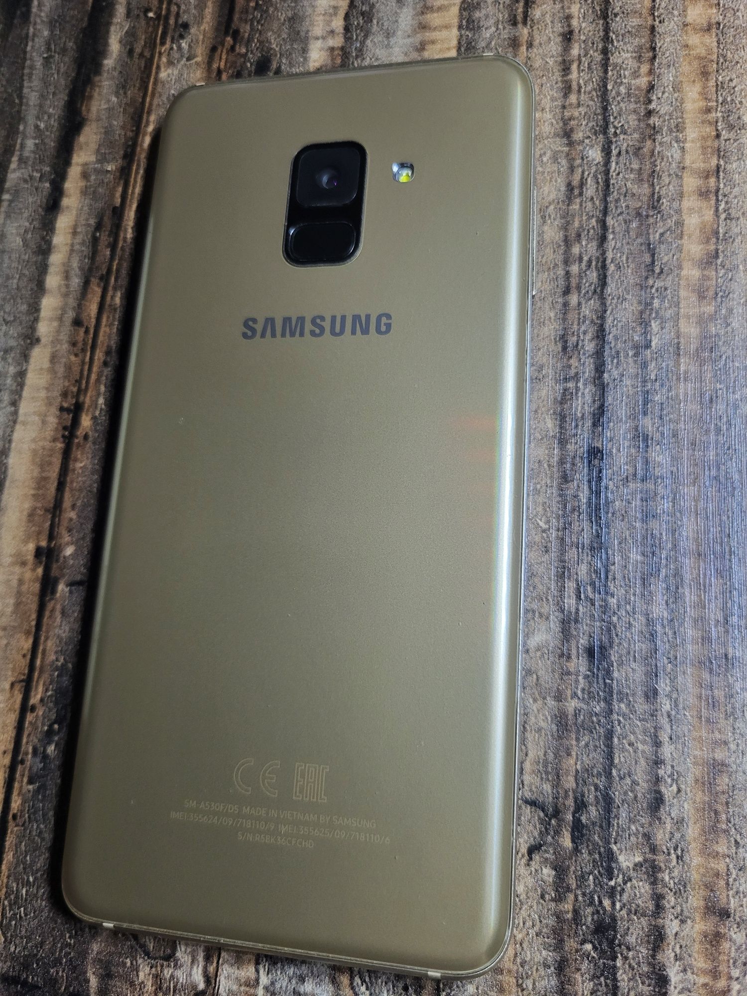Продам Samsung Galaxy A8 2018 32GB (A530FZ) Gold