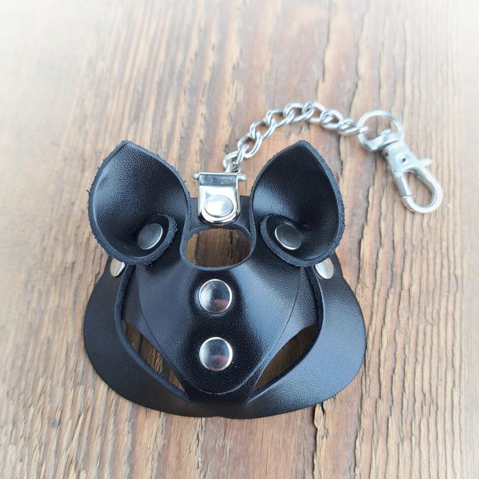 Эффектный Кожаный Брелок-Маска "Мышонок"  Ручная Работа