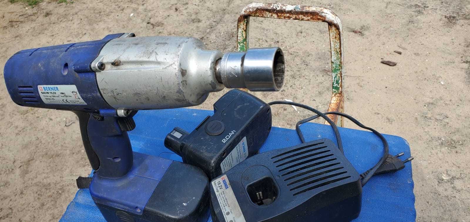 Chave de impacto Berner 19,2V com bateria.