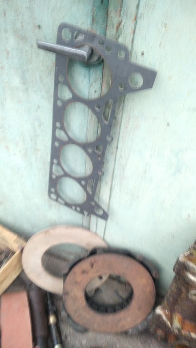 Запчасти на зил 130 Б/У на что цены нету, звоните спрашивайте