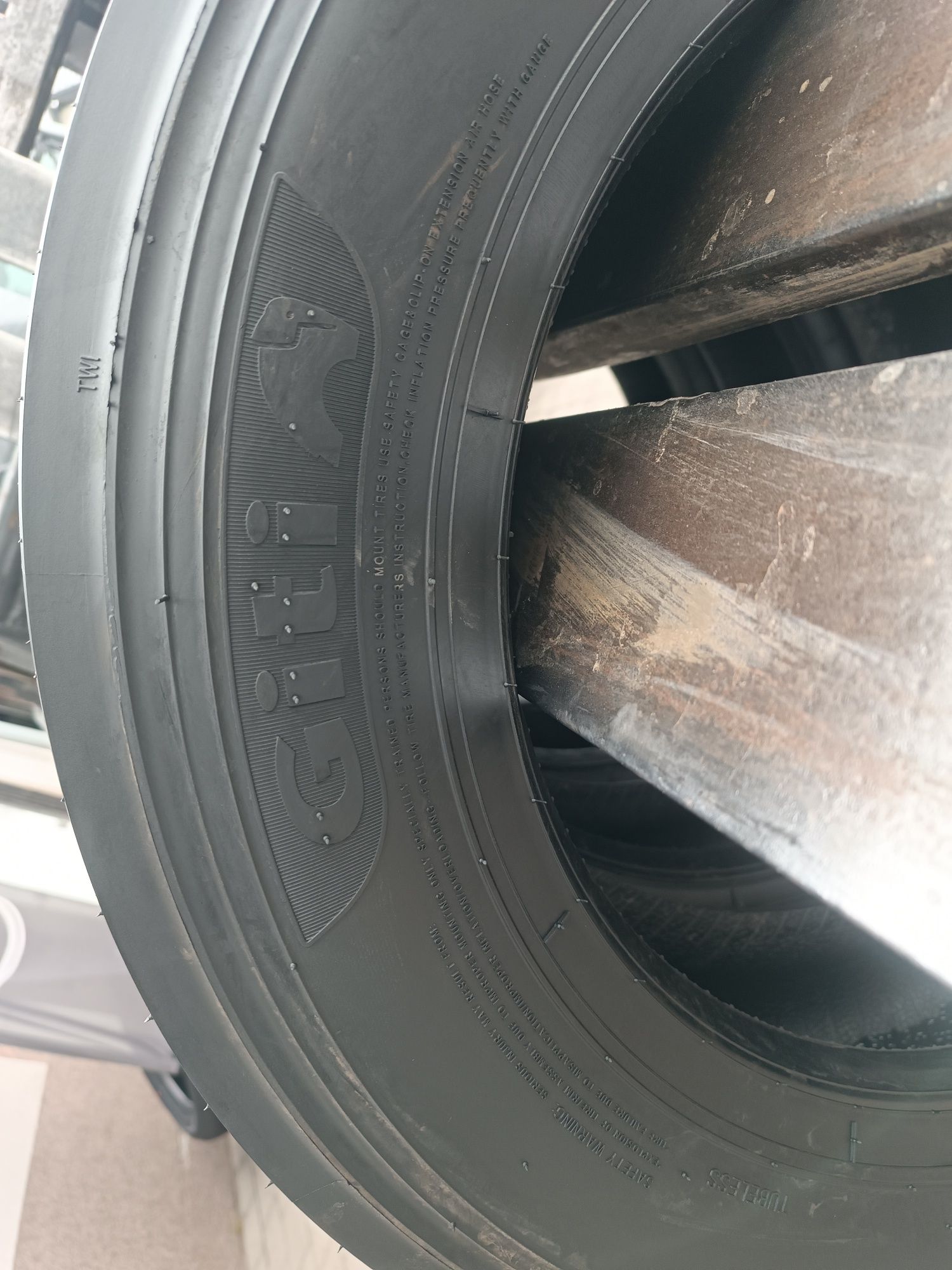205/65R17.5 Giti GTL919