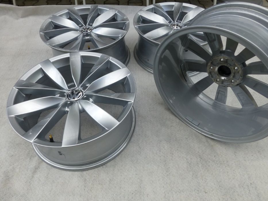 Felgi VW Scirocco GOLF 6 7 R20 R32 PASSAT B8