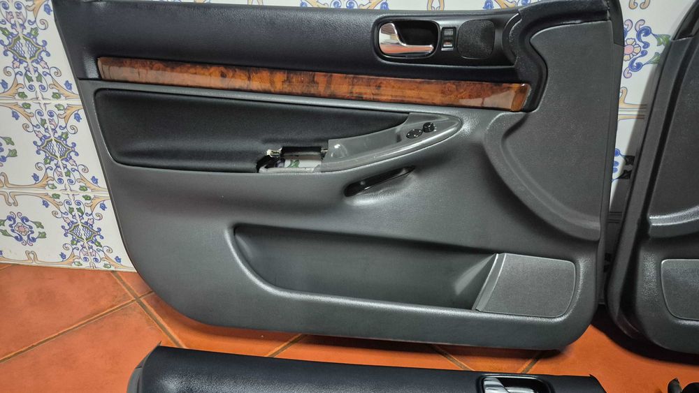 AUDI A4 B5(8D)-Quartelas/Forras Portas ESTOFADAS NOVO-EXCELENTE ESTADO