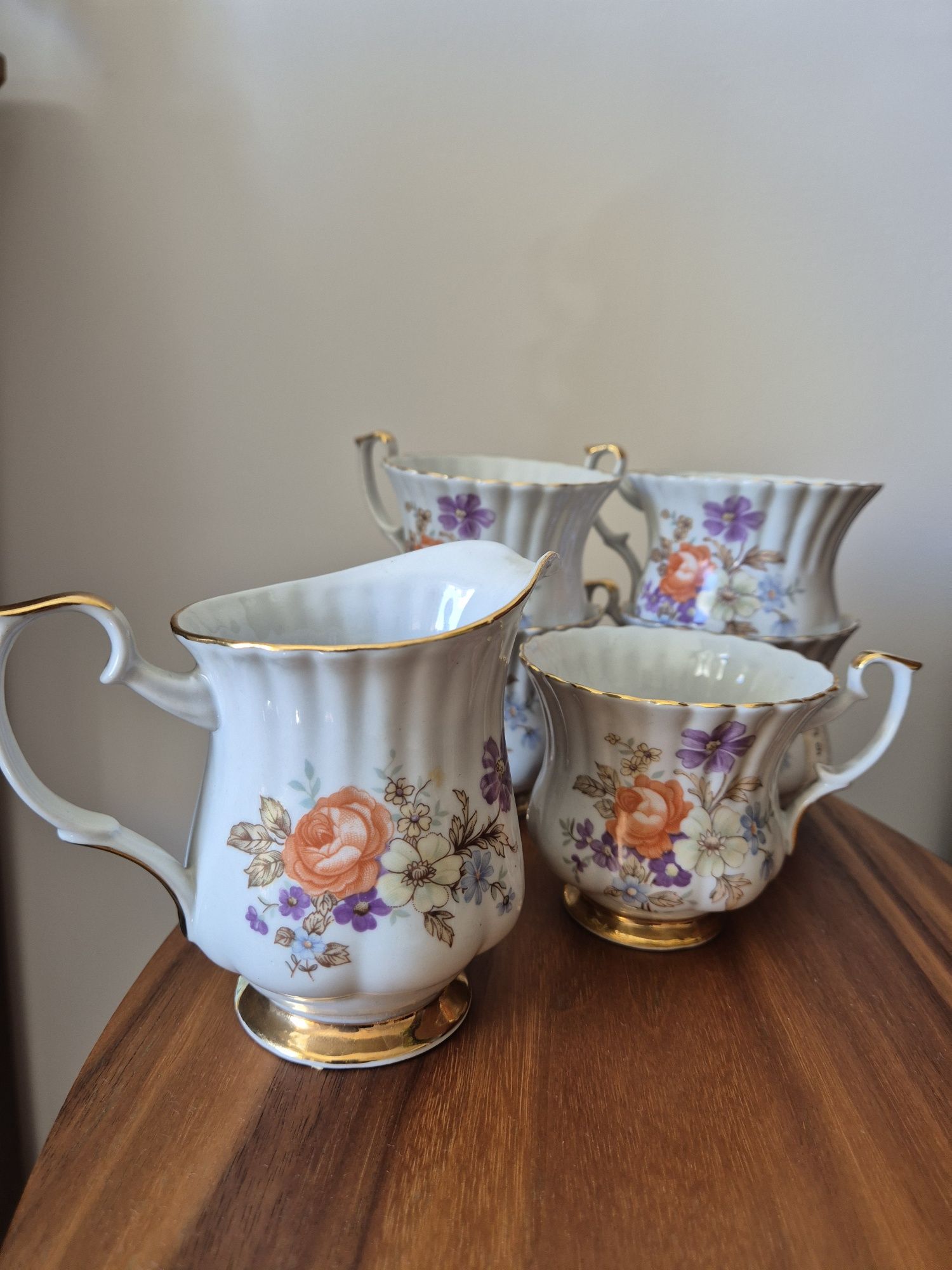 Filiżanka mlecznik porcelana chodzież