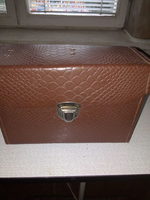 Відеокамера з касетами