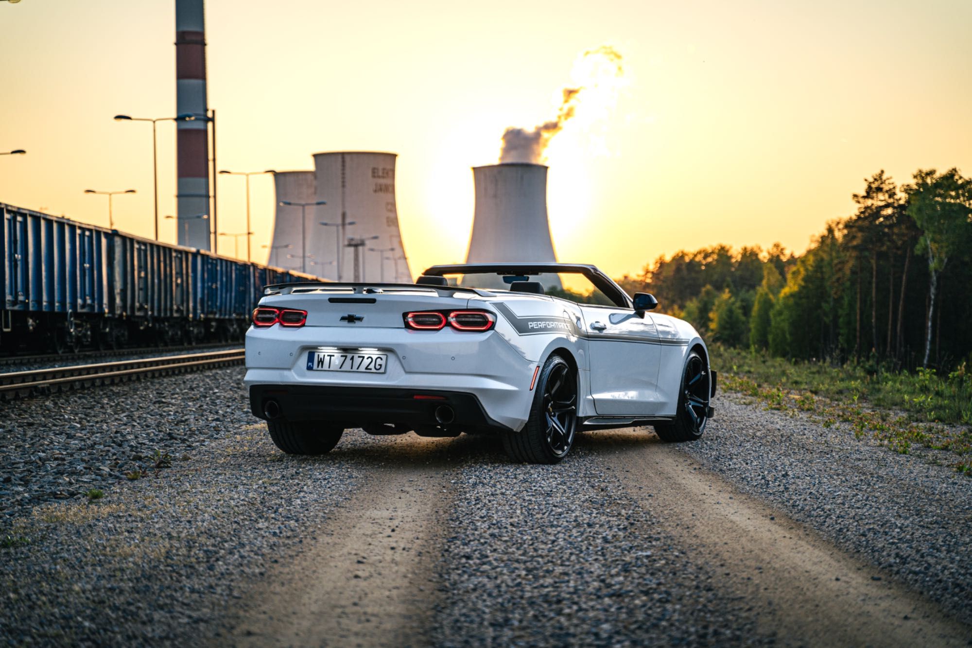 Wynajem Chevrolet Camaro 6.2 V8 WYDECH wynajem bez kaucji wypożyczalni