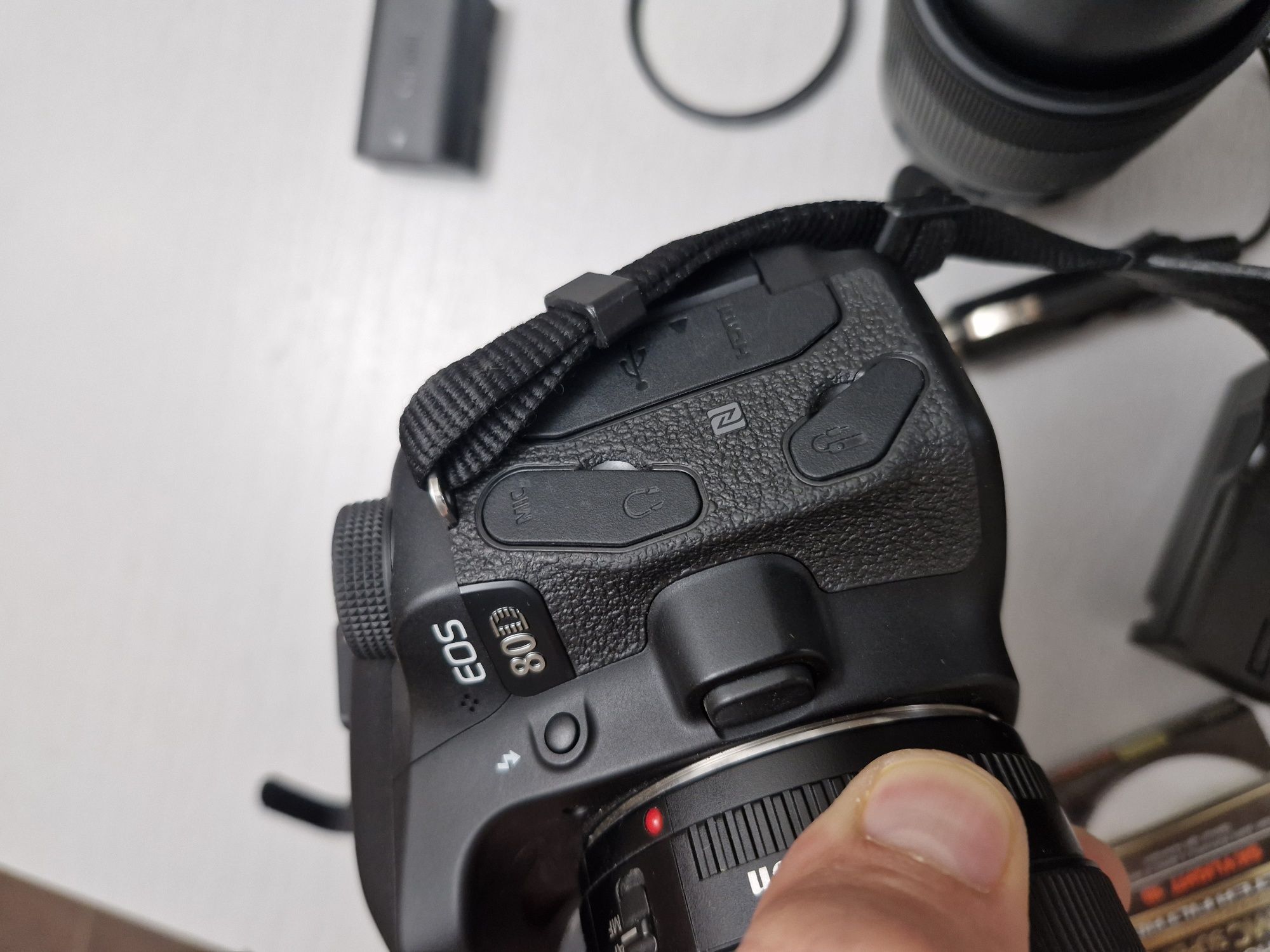 Canon 80D + 2 Obiektywy