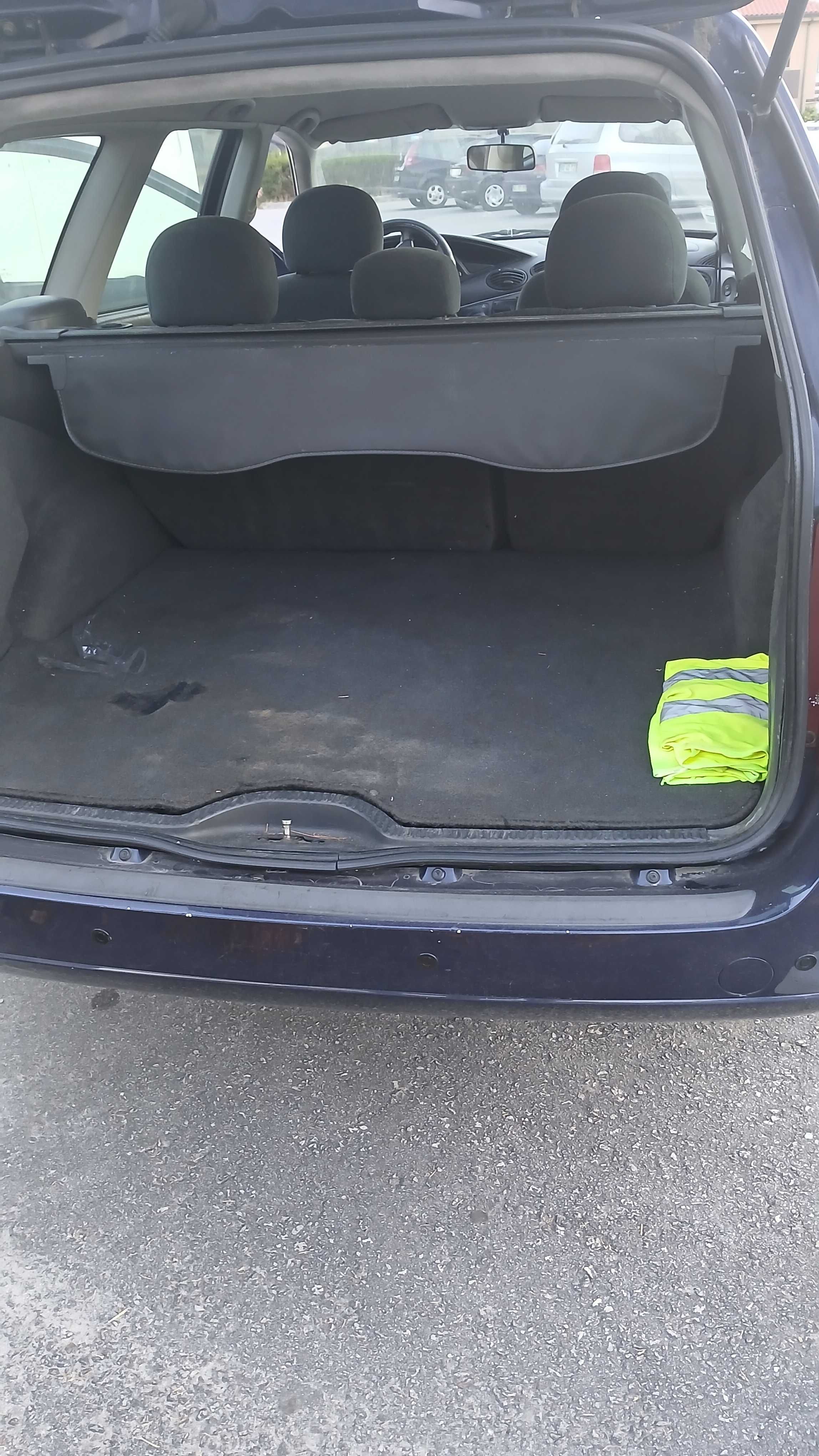 Vendo Ford Focus ( um bom carro, bastante econômico)