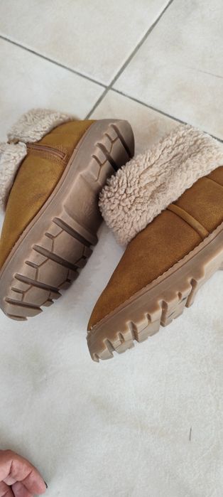 Botas com pêlo menina - Zara ,tamanho 28