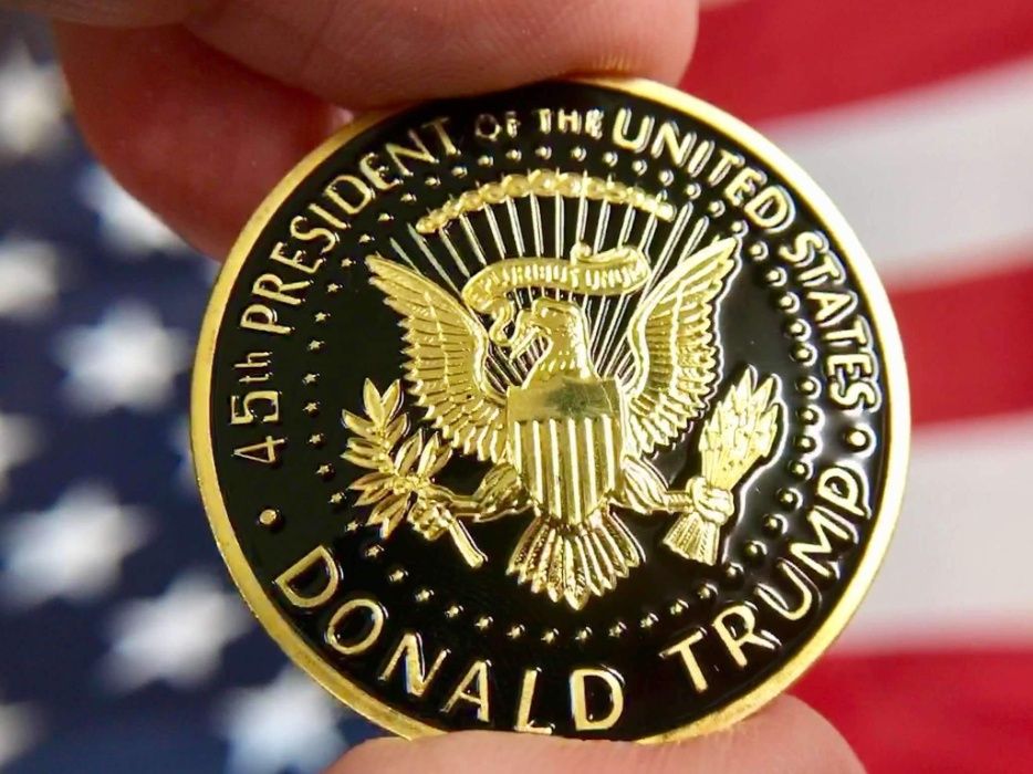 Moedas Donald Trump (4 Variedades Disponiveis)