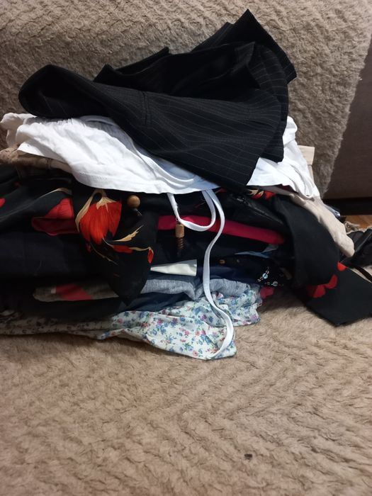 Лот платье, юбка, брюки, блуза р.44-48