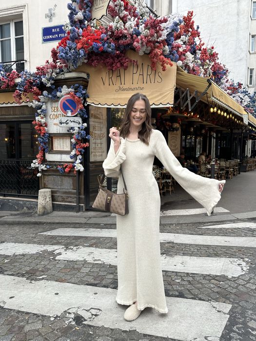 Сукня з відкритою спинкою