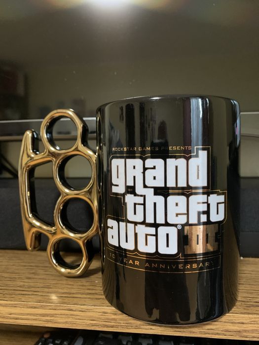 Кружка-кастет в честь 10-летнего юбилея Grand Theft Auto GTA 3