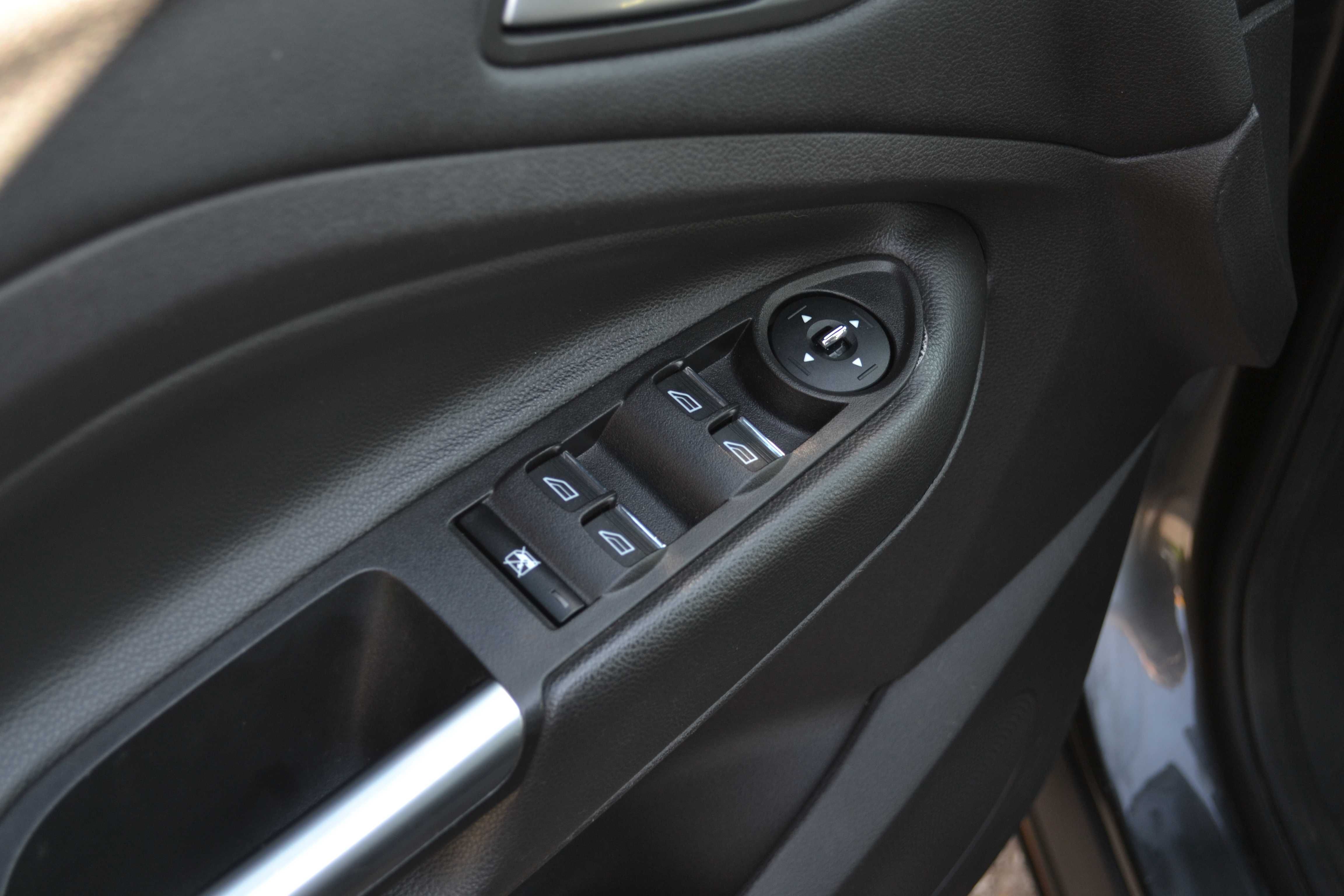 Ford Escape Titanium, 2015, в ідеальному стані від першого власника.
