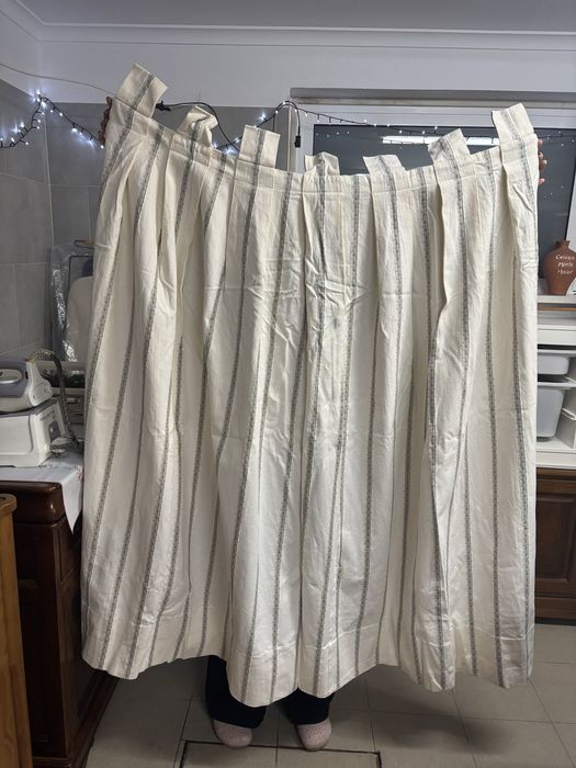 Cortinados bege com risca catanha