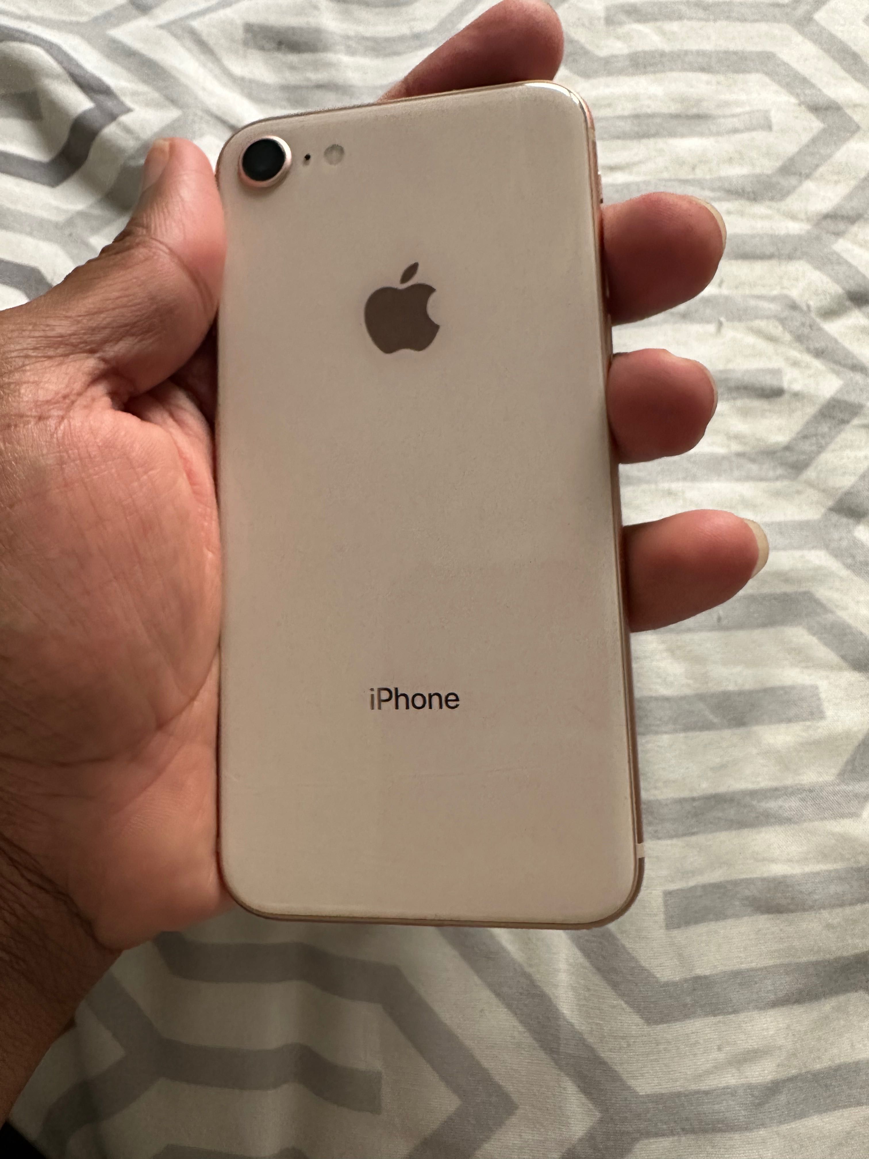 Vendo iPhone 8 100% de bateria em perfeito estado