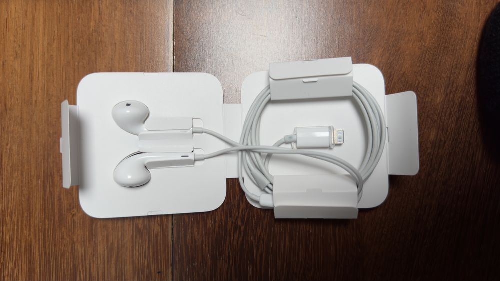 Auriculares Apple com fio entrada lightning originais