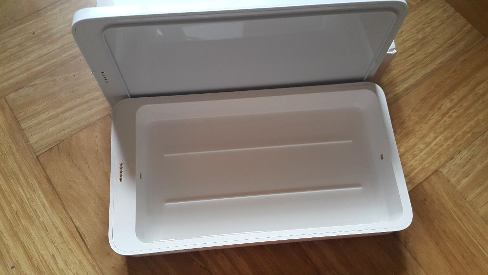 Sterylizator UV smartfonów ładowarka indukcyjna 10W telefon biżuteria