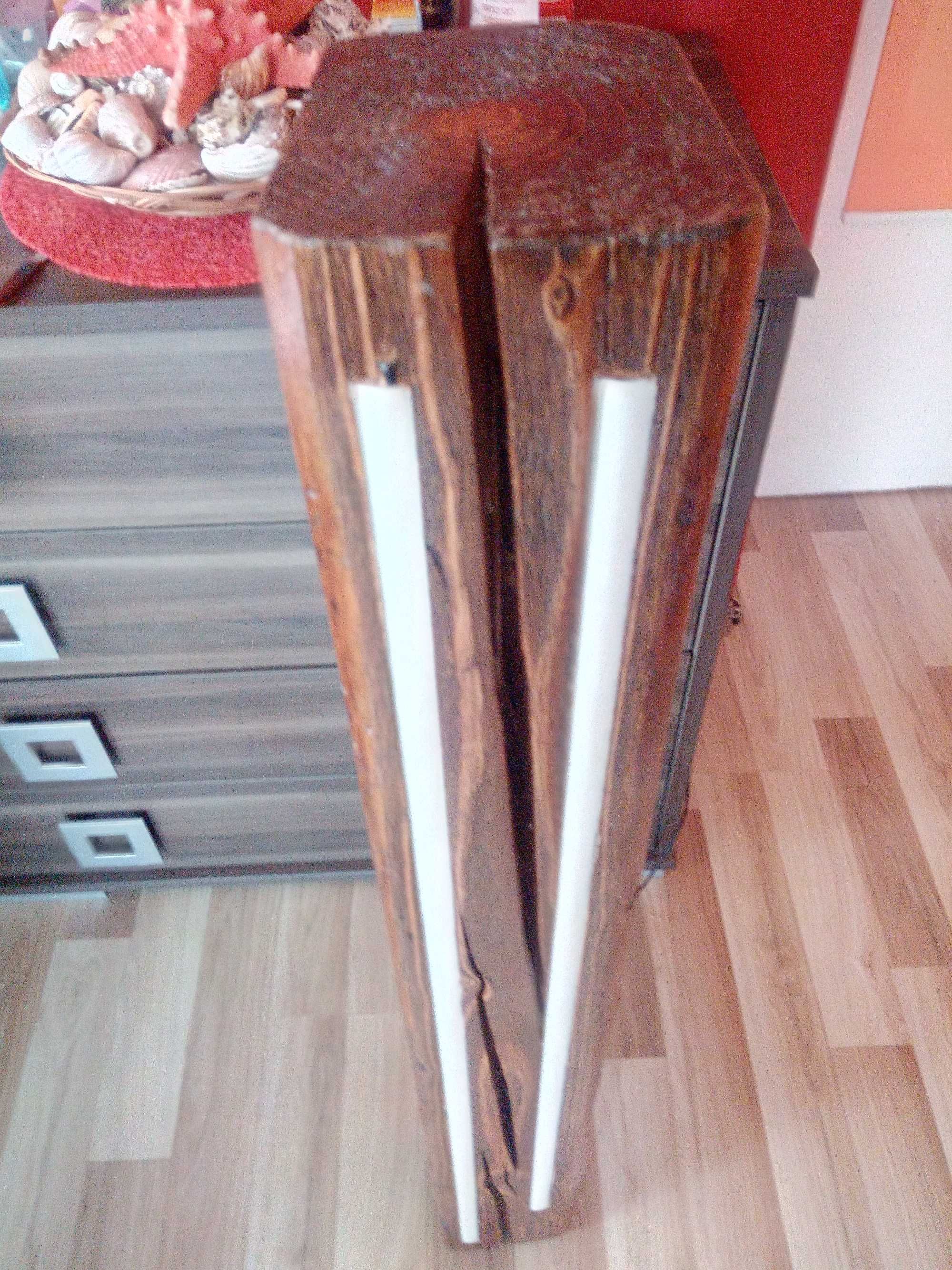 Lampa ze starej belki