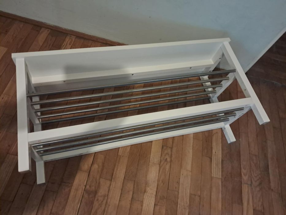 Ława z półkami na buty