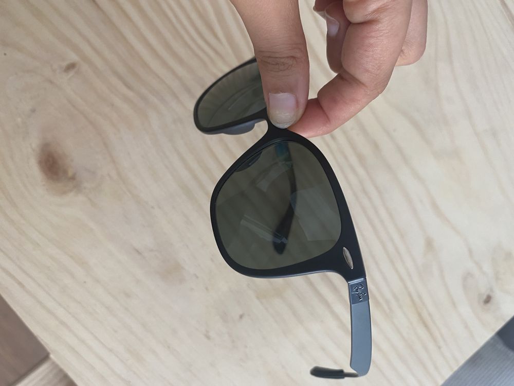 Óculos pretos Rayban