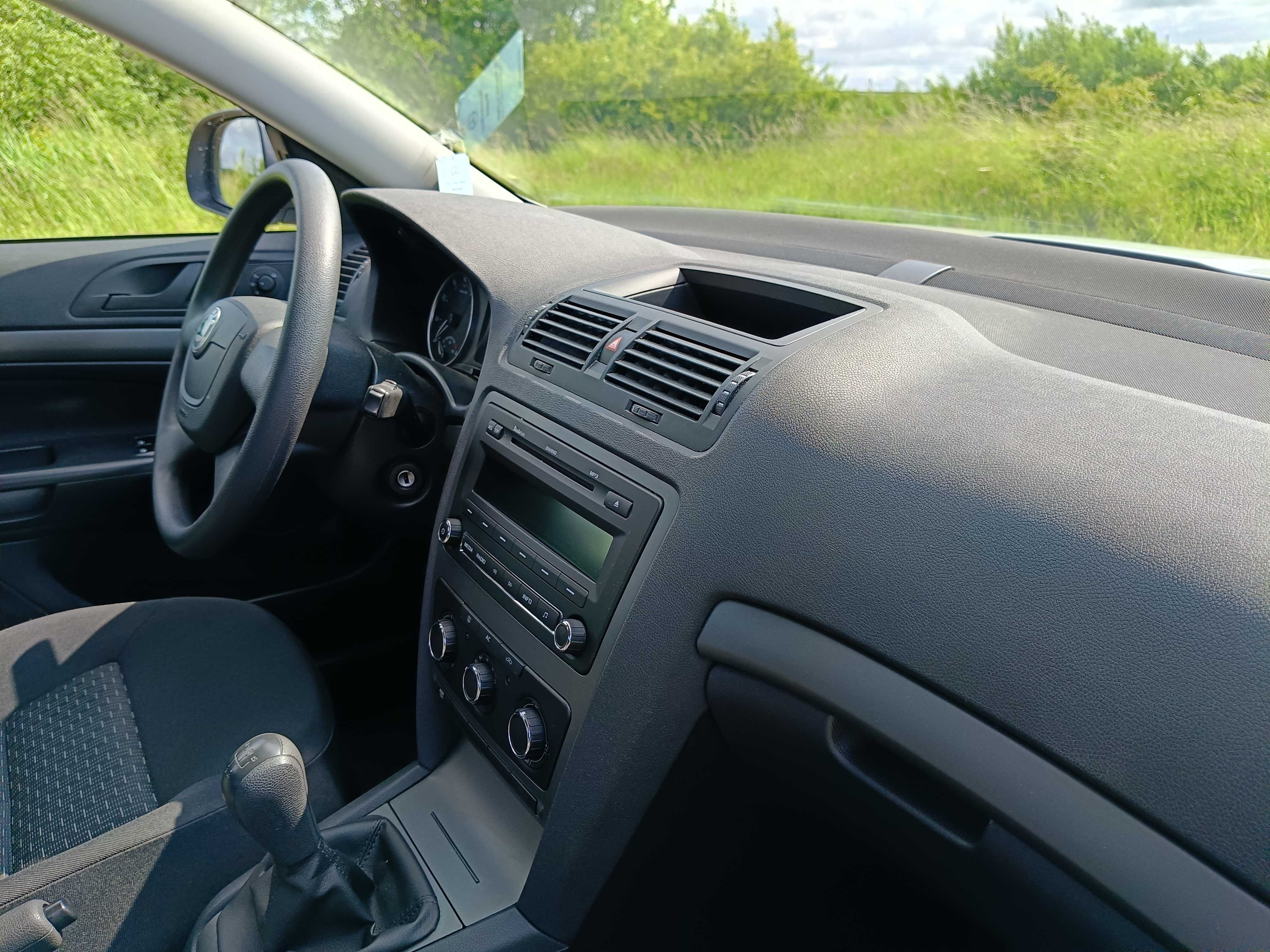 skoda  Octavia II  1.6 mpi   2012r  mały  przebieg  42159 km