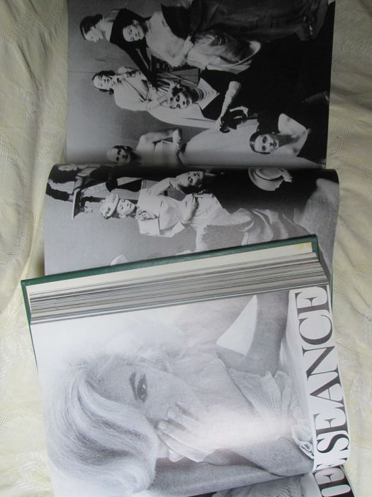 Edição do ano de 1982 da revista Photo, encadernada em dois volumes