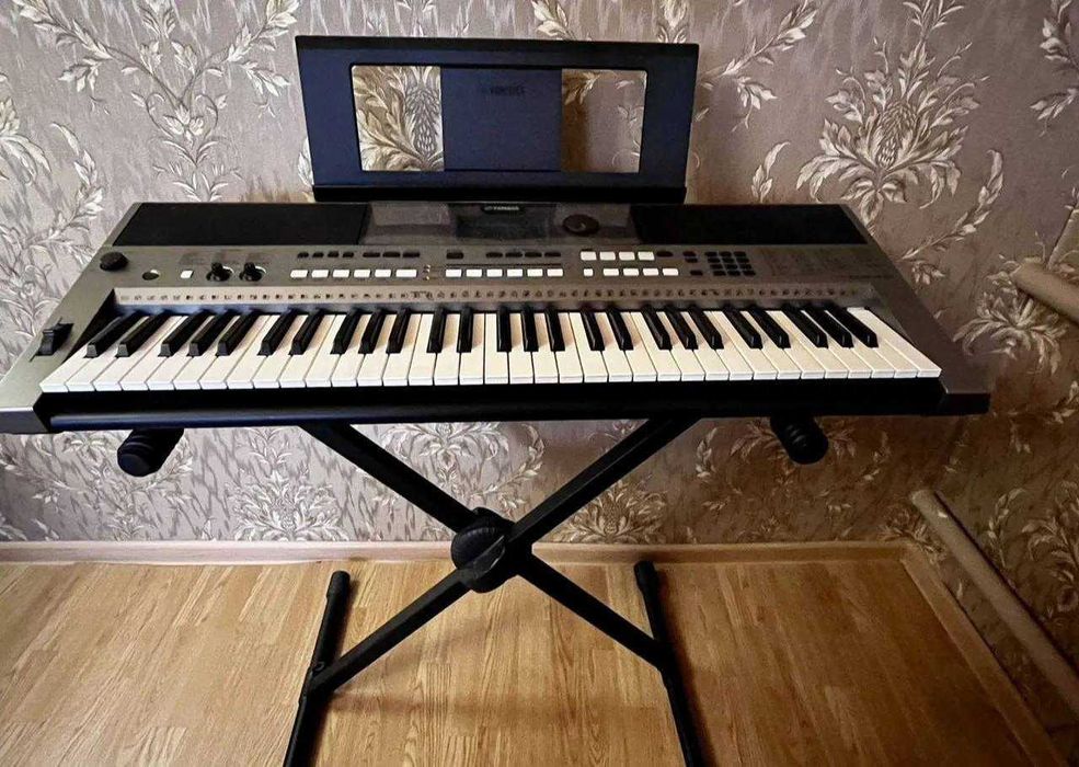 Syntezator Yamaha PSR E443