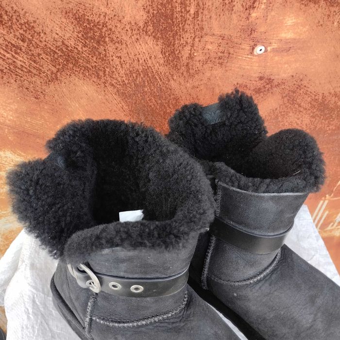 Уги з натуральним хутром жіночі