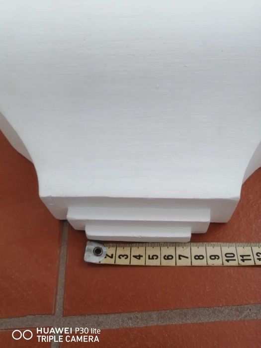 Apliques de gesso branco, usados, em otimo estado