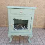 Mesa de cabeceira Casa para gato