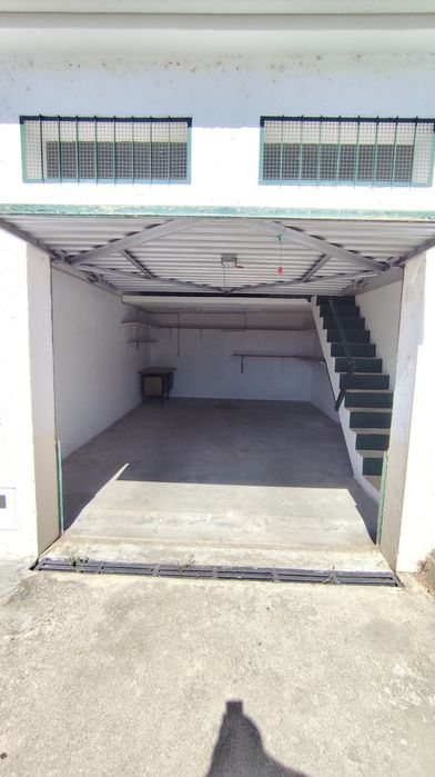Garagem para Arrendamento no Centro de Seia
