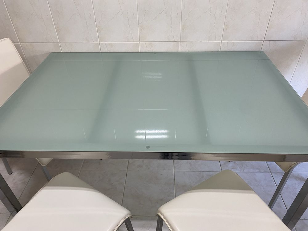 Mesa de cozinha usada