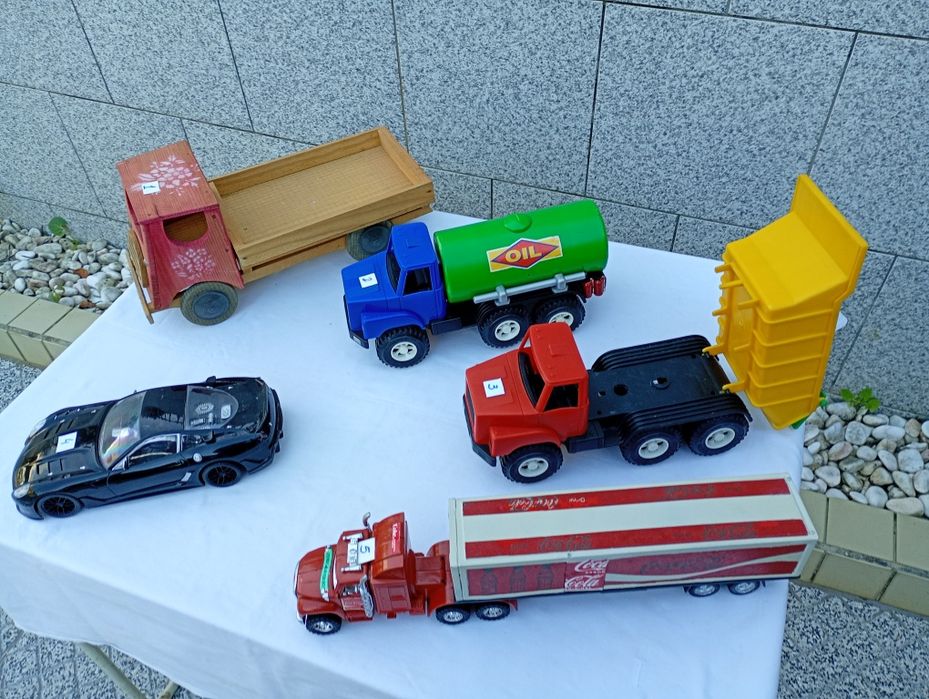 Brinquedos em Madeira -chapa-e plástico