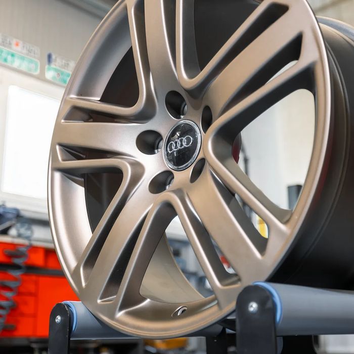 NOWE Oryginalne Felgi Audi 18 A3 A4 A6 A8 Q2 Q3 TT