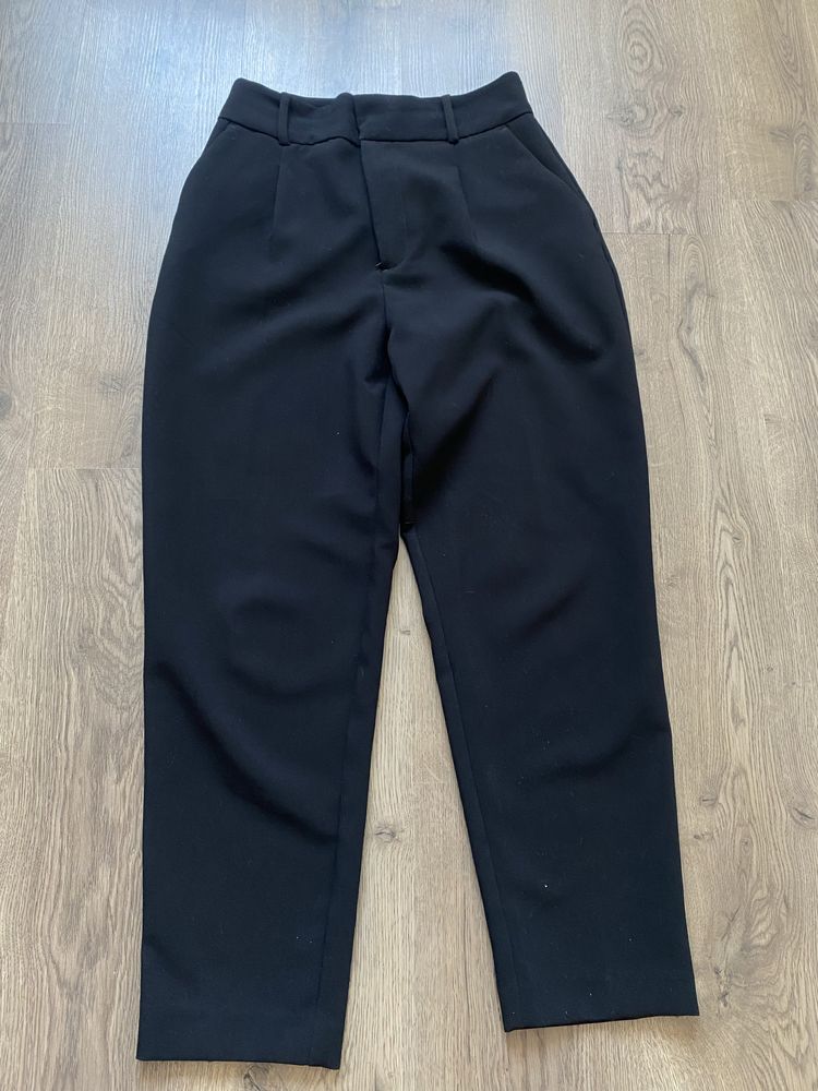 Жіночі брюки Zara розмір 28