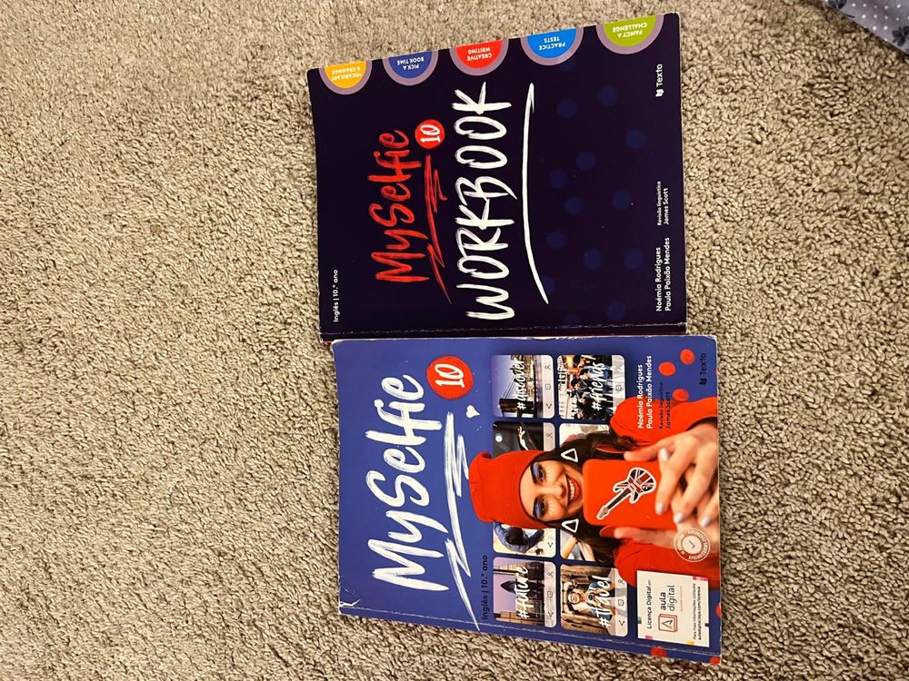 Livro Manual ingles  “Myself”  10Ano