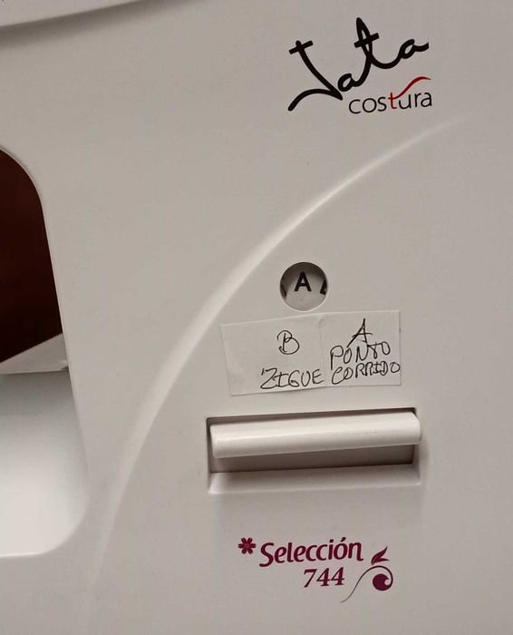 Máquina de costura caseira