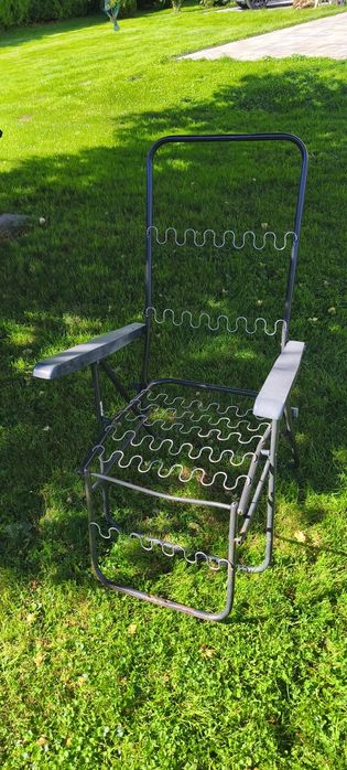 Leżak ogrodowy oddam.
