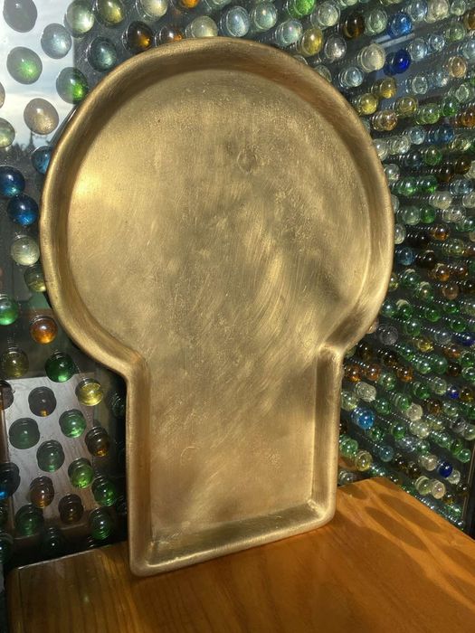 Продаётся антикварный самовар и поднос к нему