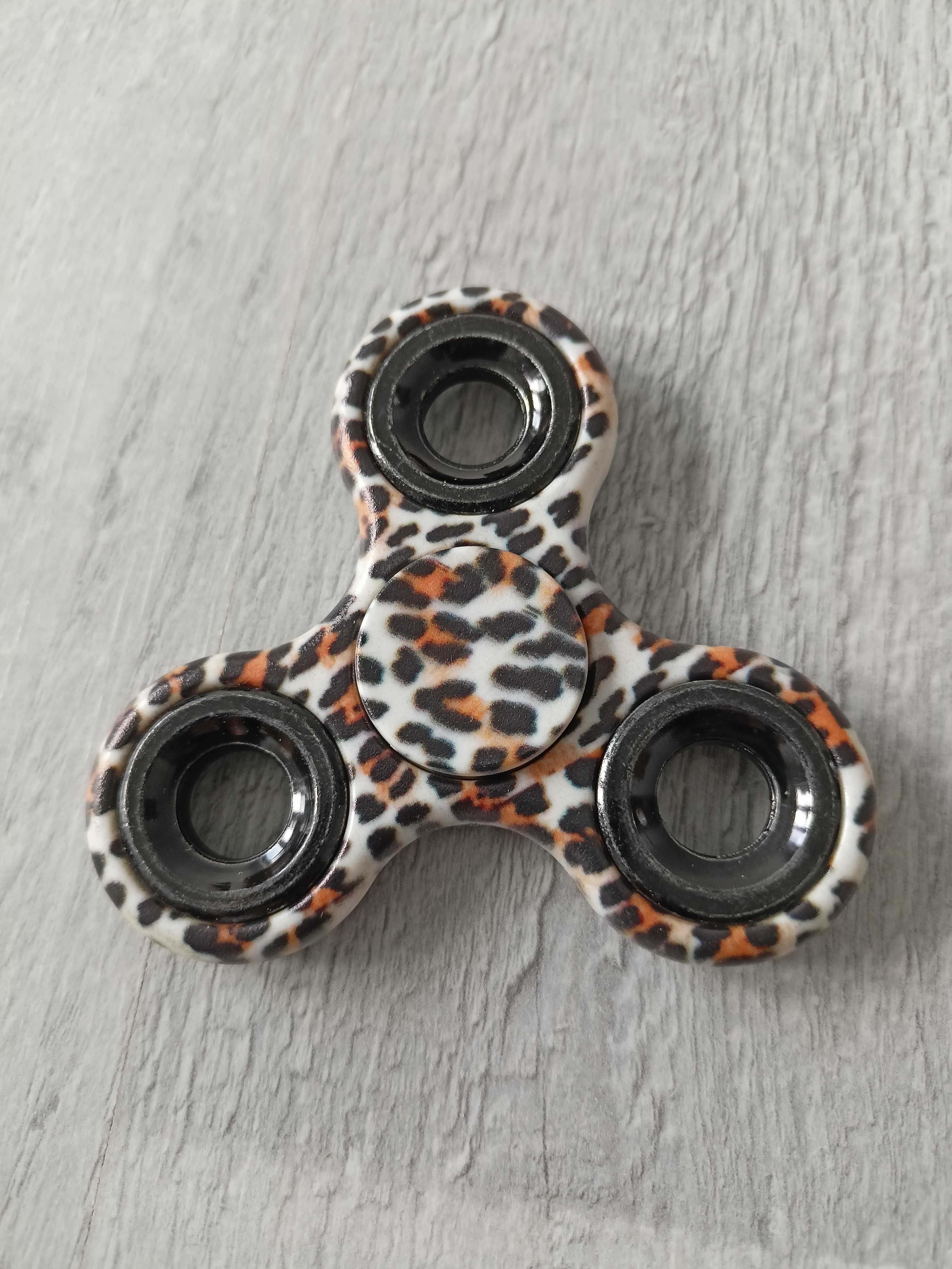 Fidget spinner panterka