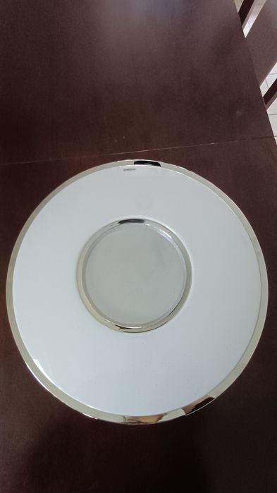 Lampa sufitowa typu plafon ledowy